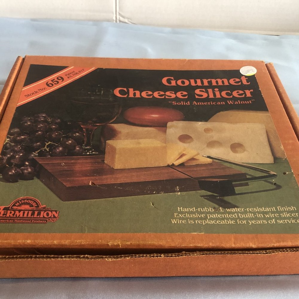 VINTAGE Vermillion Gourmet Cheese Slicer Solid American Walnut w Box #F39
